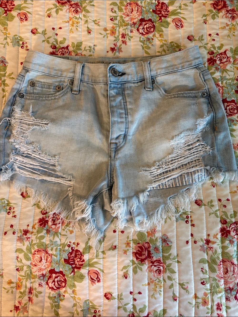 American Eagle Vintage Hi-rise Festival Distressed Shorts Size 0